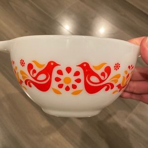 Vintage Pyrex Bowl - Friendship Pattern (1971-1974)